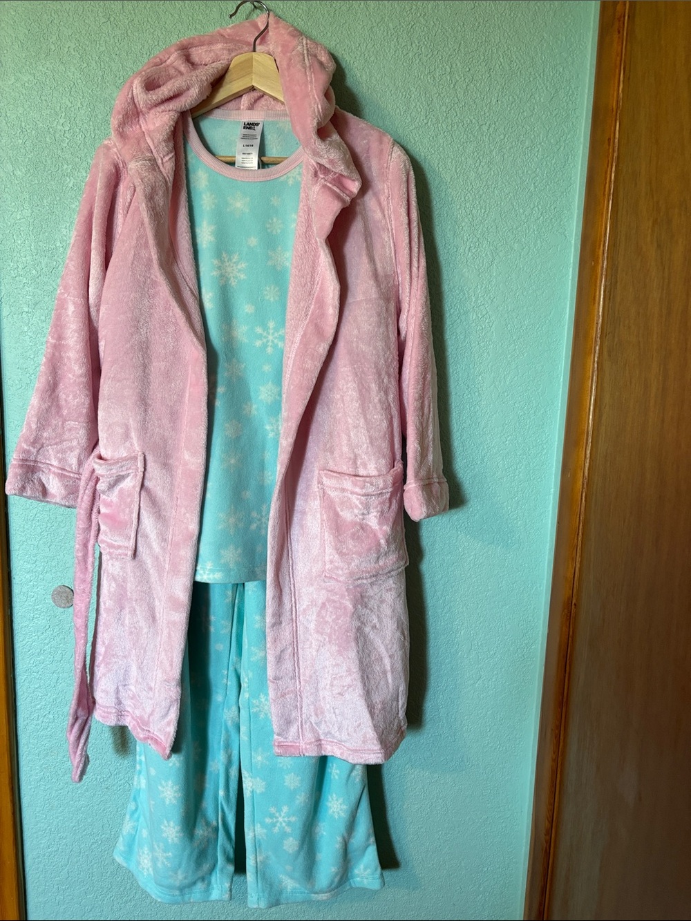 Lands’ End Girls Fleece Pink Blue Pajamas Robe 3 Piece Set Size Large 14/16 NWOT